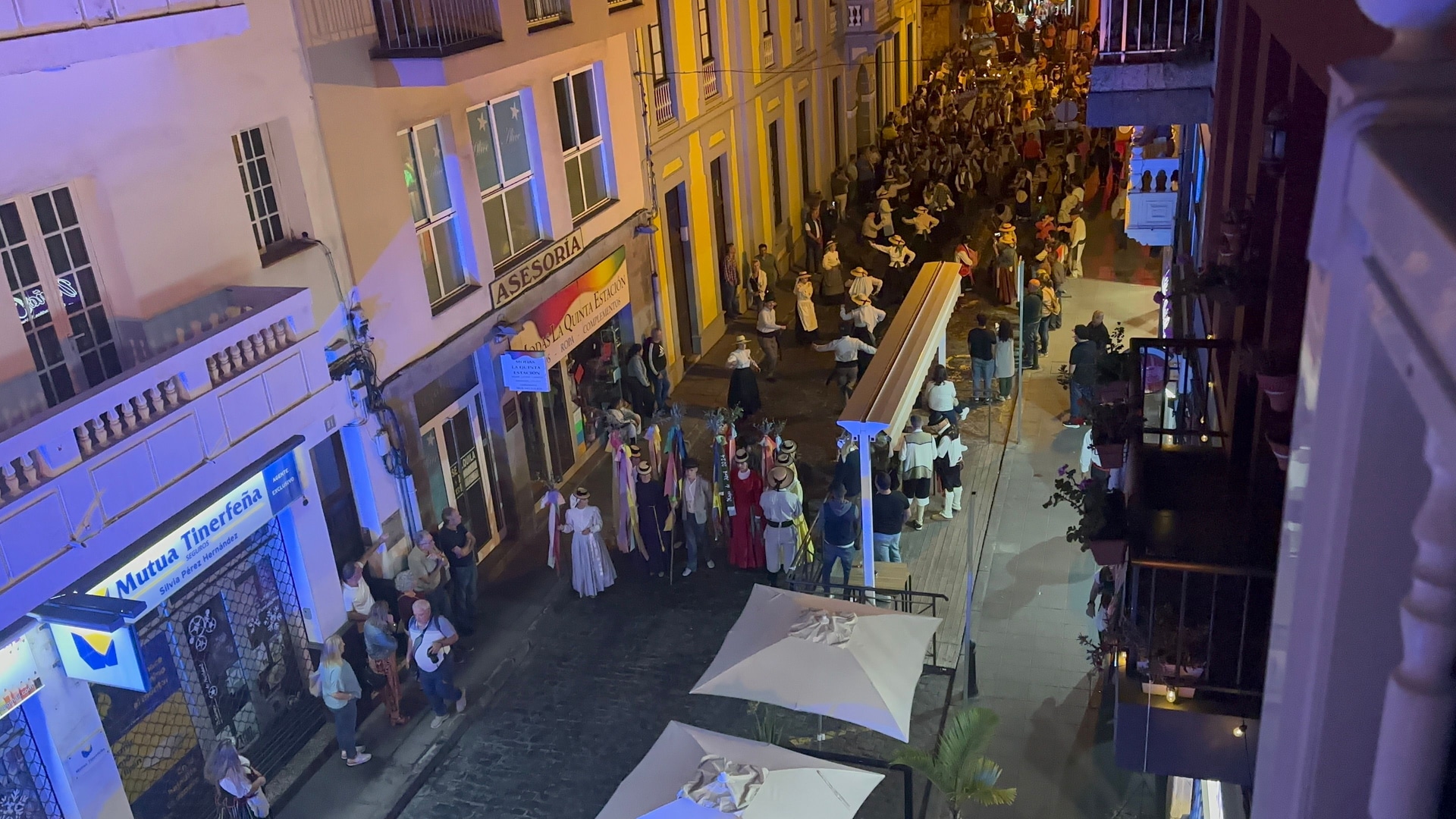 Fiestas y romerías en Canarias: en qué te has metido y qué hacer con ello
