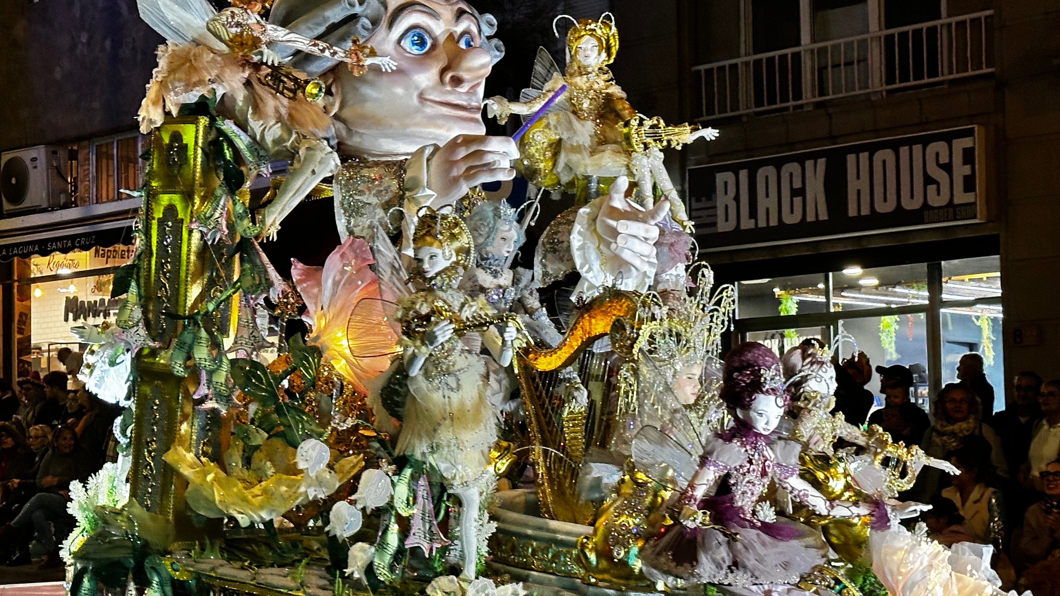 Carnaval de Santa Cruz de Tenerife 2027: cuándo es, qué pasa cada día y qué significa cada cosa