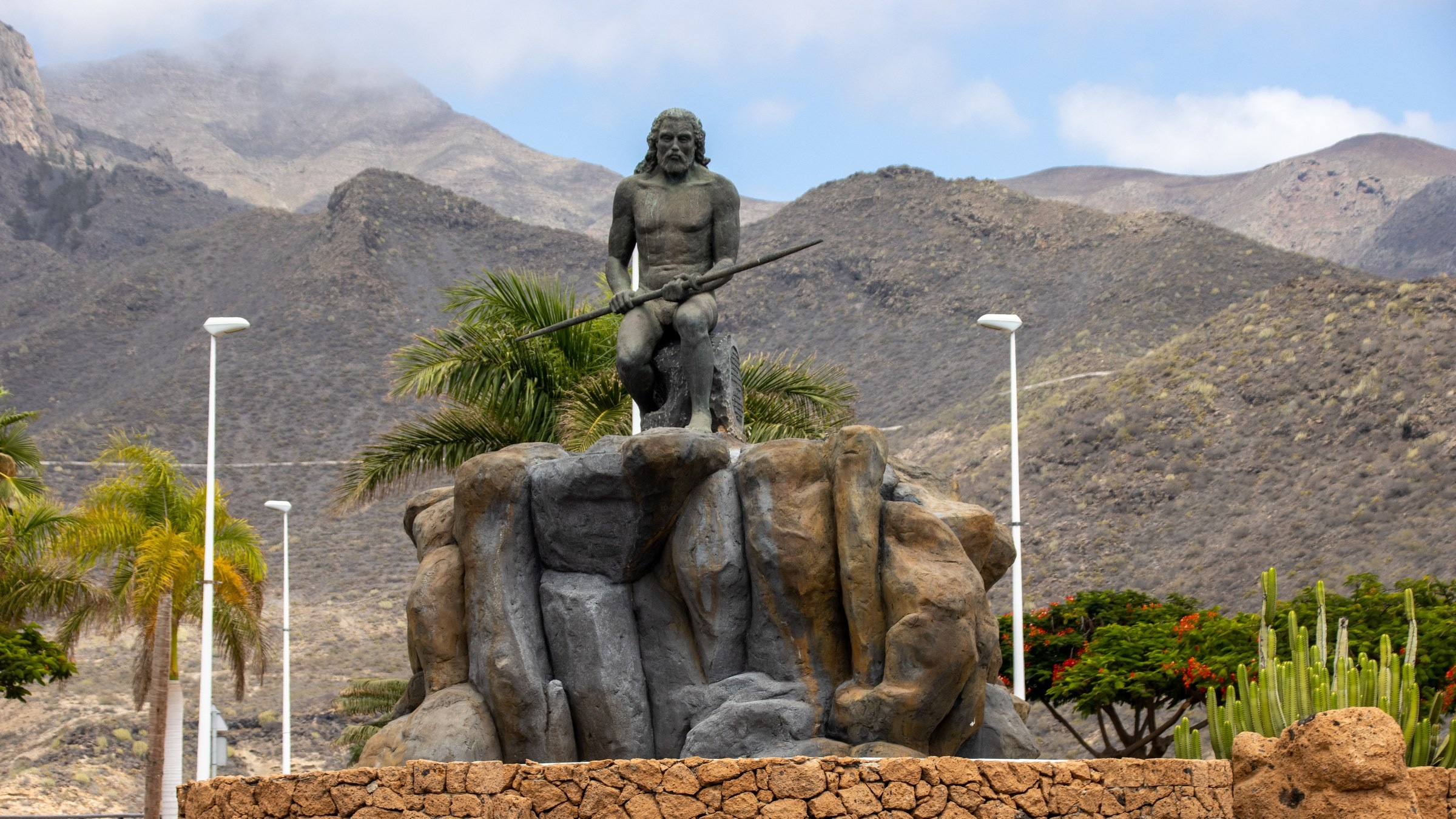 La ruta de las estatuas guanches de Tenerife: siete paradas en bronce