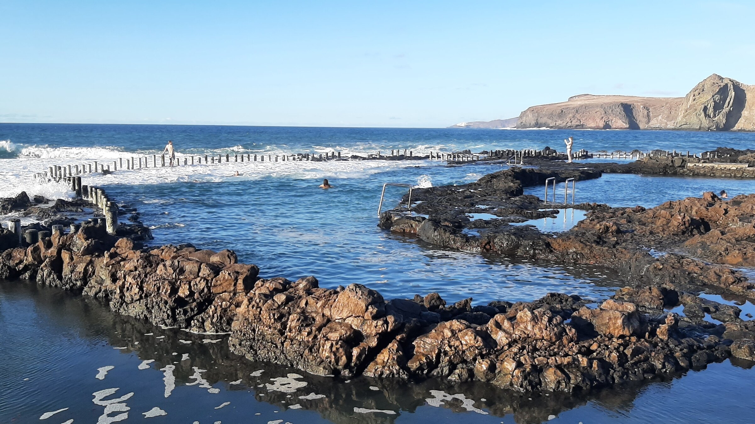 Piscinas naturales en Gran Canaria y Lanzarote: dónde, cuándo y cómo bañarte
