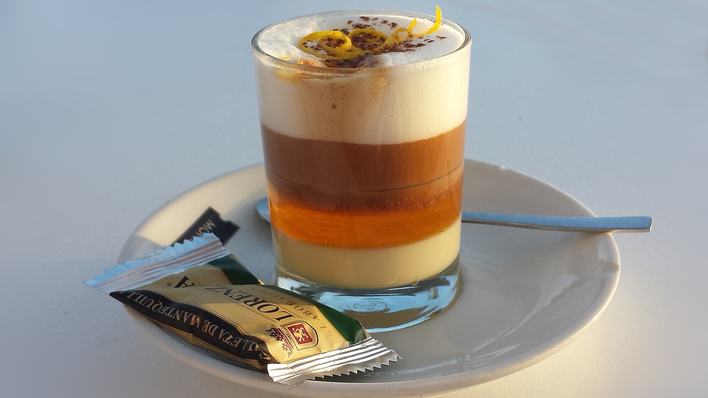 Barraquito y zaperoco: el café canario y qué pedir en la barra