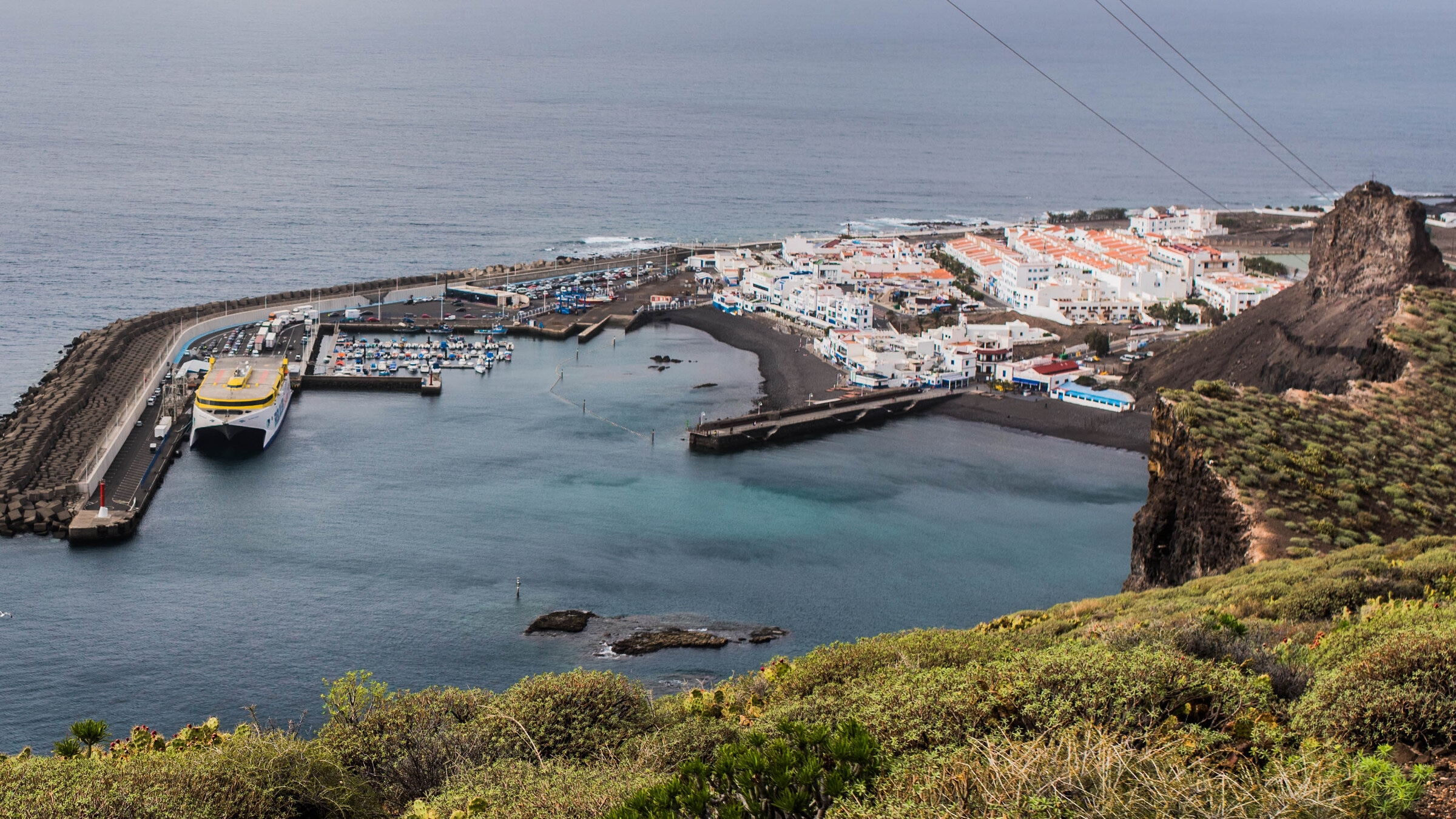 Agaete y Puerto de las Nieves: el puerto que merece una parada antes del ferry