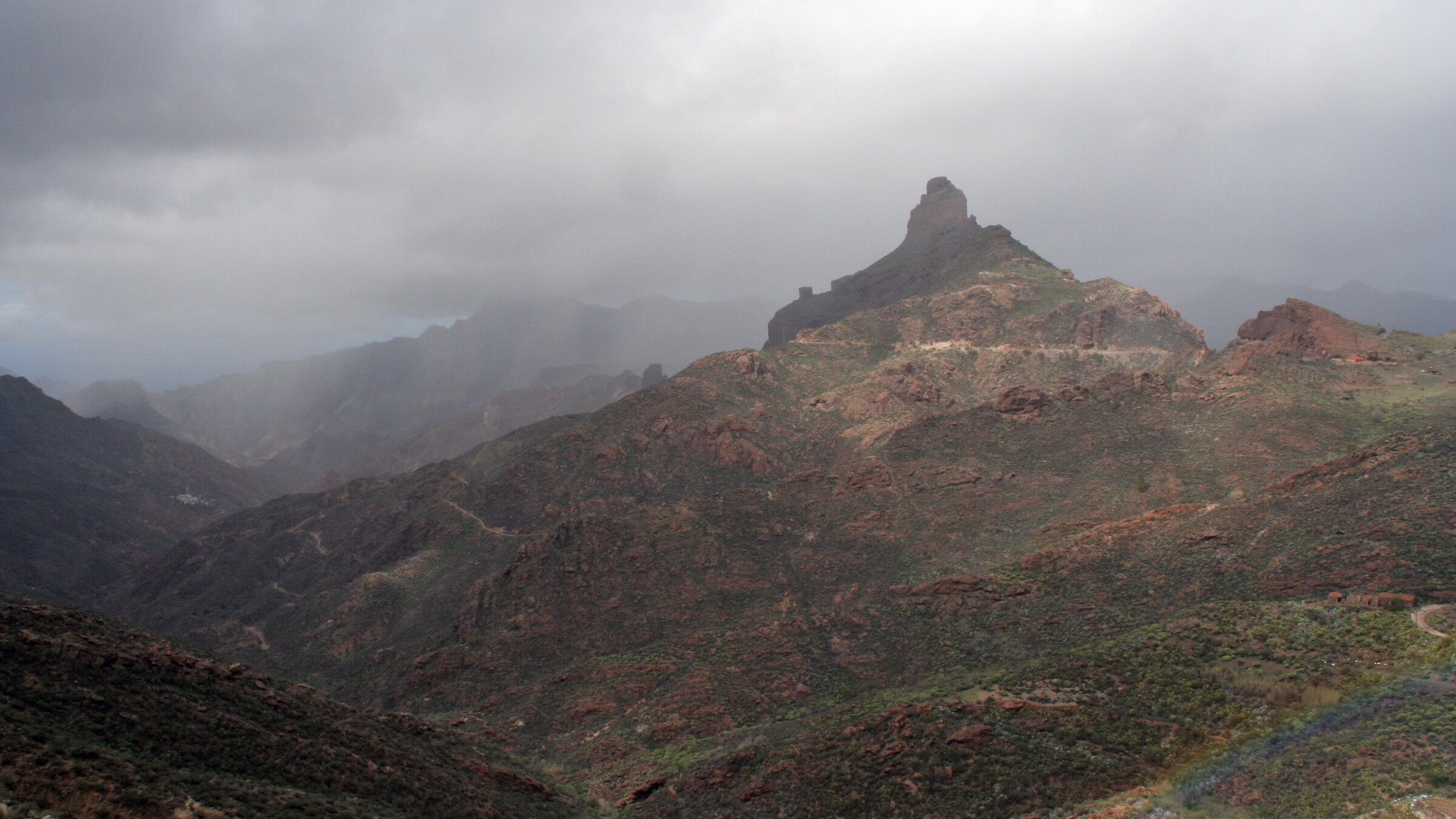 Lluvias fuertes en Canarias: qué hacer y qué significan las alertas