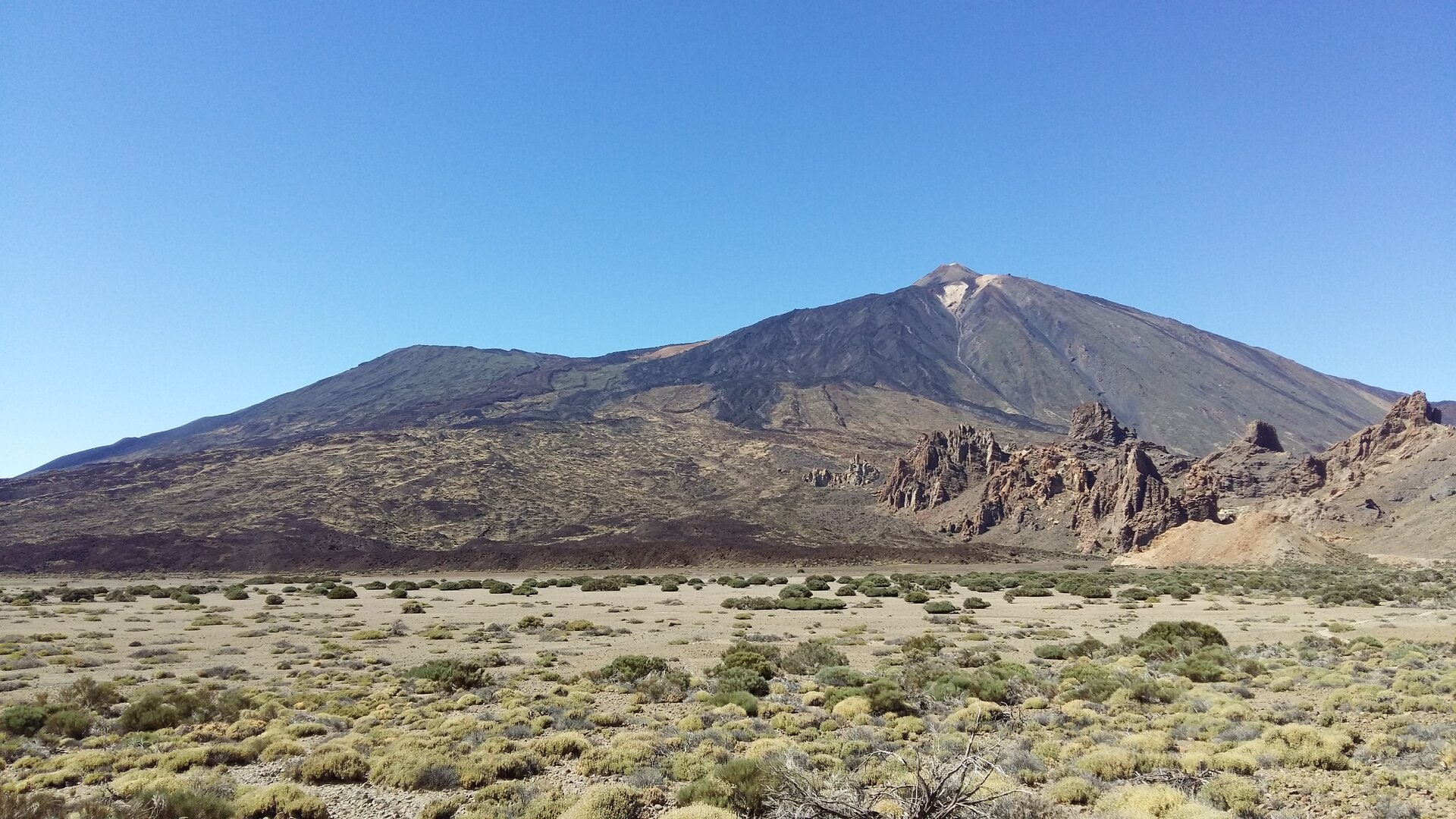 El Teide y los Roques de García vistos desde el Llano de Ucanca, Parque Nacional del Teide