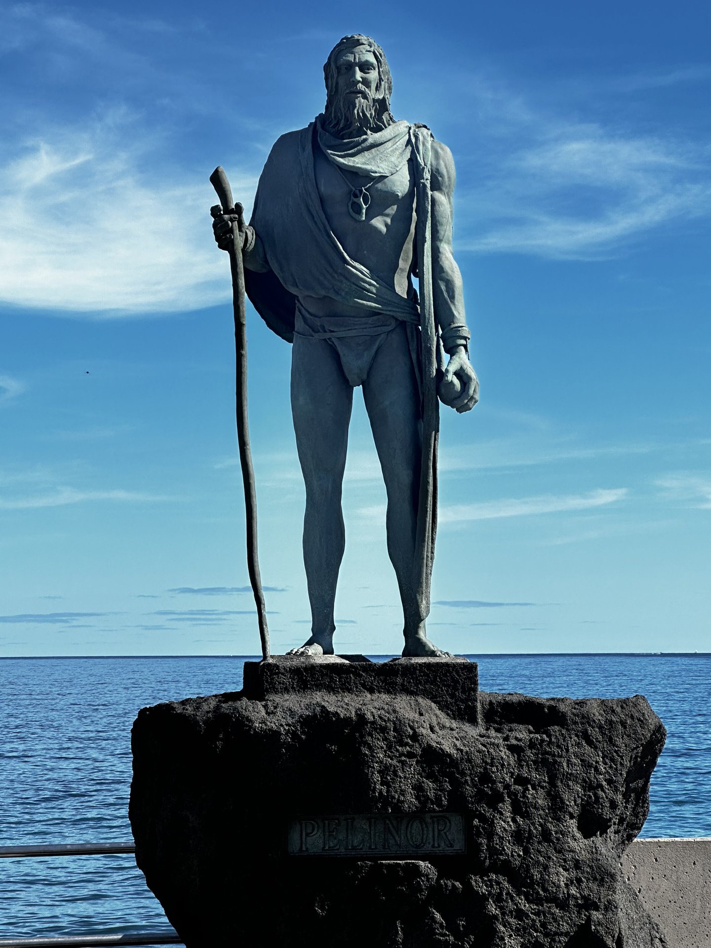 Estatuas de los Menceyes Guanches (Candelaria)